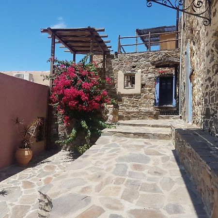 Chios Houses, Beautiful Restored Traditional Stone Houses With An Astonishing Seaview Volissos Extérieur photo