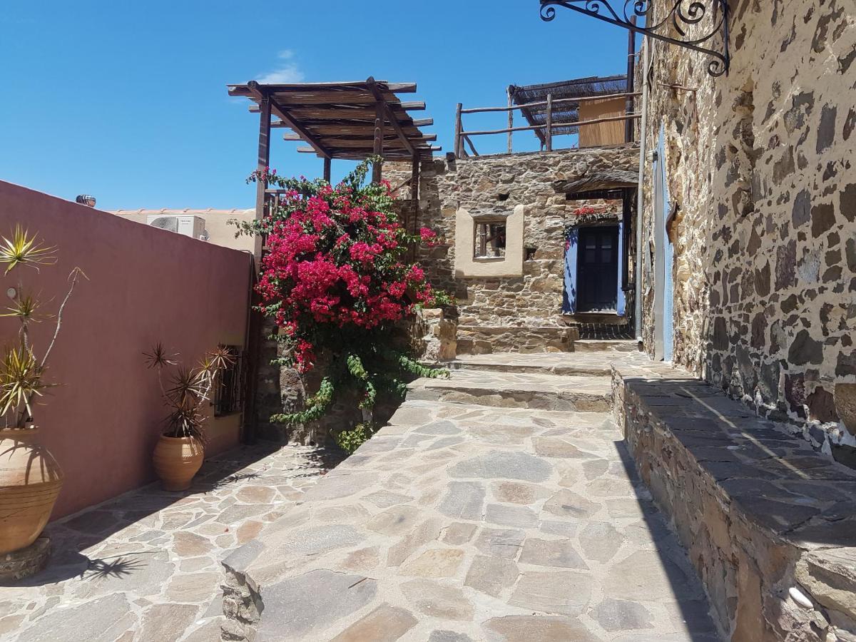 Chios Houses, Beautiful Restored Traditional Stone Houses With An Astonishing Seaview Volissos Extérieur photo