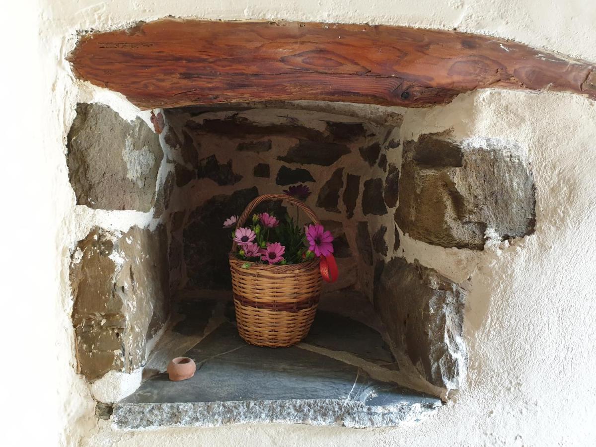 Chios Houses, Beautiful Restored Traditional Stone Houses With An Astonishing Seaview Volissos Extérieur photo