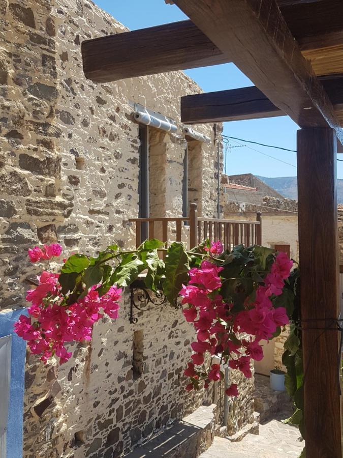 Chios Houses, Beautiful Restored Traditional Stone Houses With An Astonishing Seaview Volissos Extérieur photo