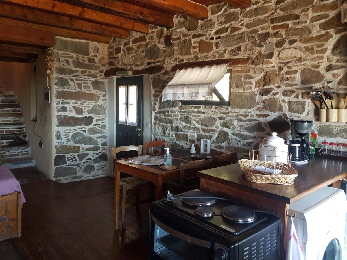 Chios Houses, Beautiful Restored Traditional Stone Houses With An Astonishing Seaview Volissos Extérieur photo